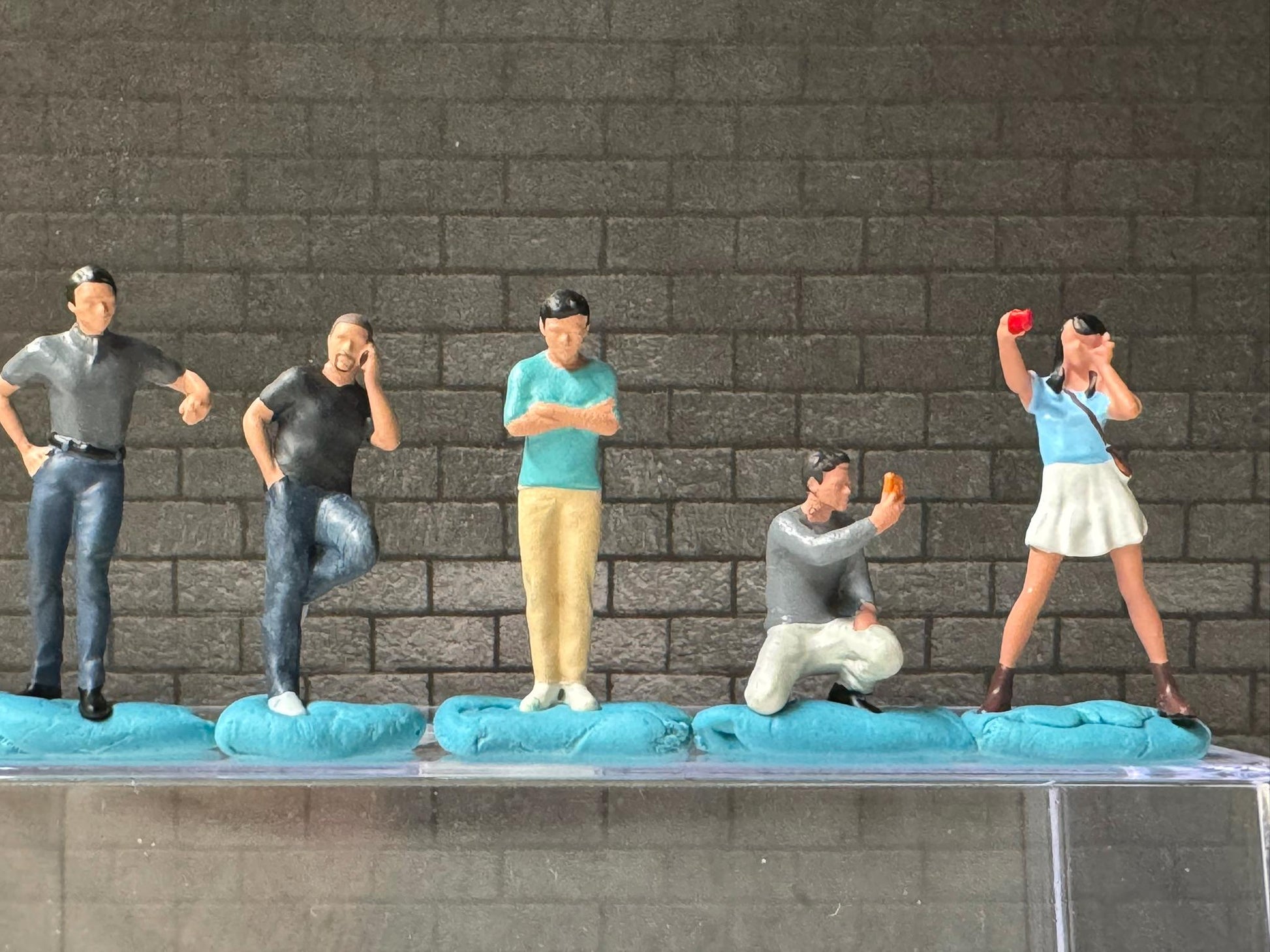 1:64 Miniature Human Figures - Painted SET - great for Dioramas / Hot Wheels - Car Enthusiasts Set - Miniatures 1.10" American Diorama