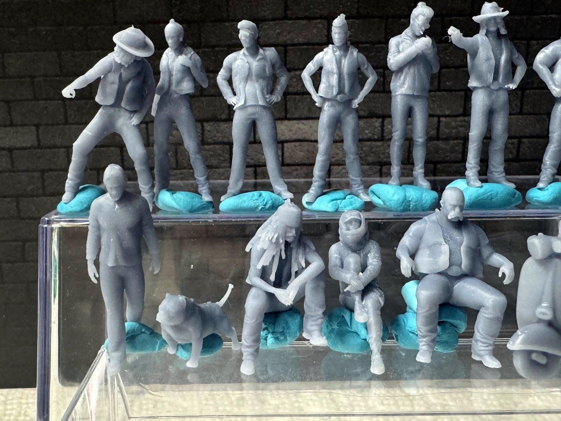 1:64 Miniature Human Figures - Resin / unpainted - great for Dioramas Hot Wheels - Made in the USA LOT 629 - Miniature 1.10