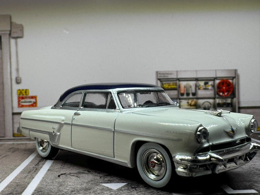 1-64 Scale / S-Scale 1954 Lincoln Capri in Arctic White - Great For Dioramas & Diecast Photography (MiniGT)