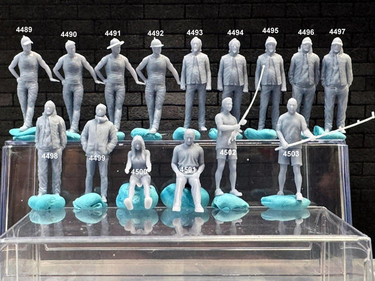 1:64 Miniature Human Figures - Resin / unpainted - great for Dioramas Hot Wheels - Made in the USA LOT 630 - Miniature 1.10