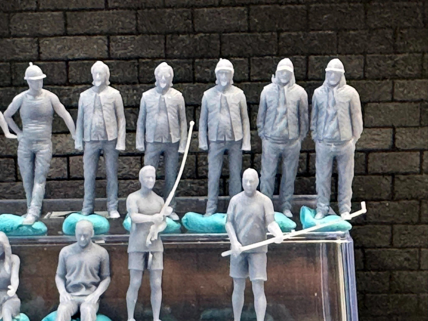 1:64 Miniature Human Figures - Resin / unpainted - great for Dioramas Hot Wheels - Made in the USA LOT 630 - Miniature 1.10