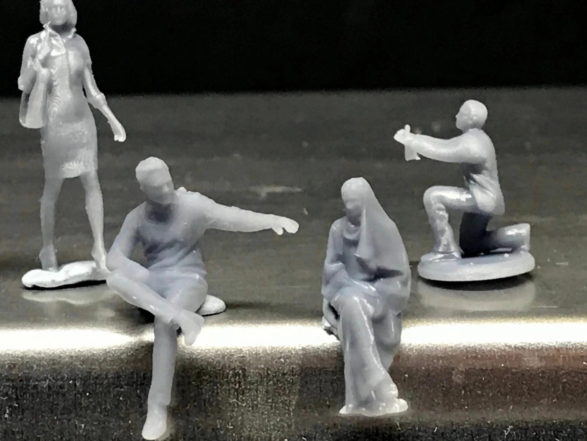 Double G 1:64 Miniature Human Figures - 3D Printed - Unpainted - great for Dioramas - Made in the USA LOT 44 - Miniature 1.10 Graffiti