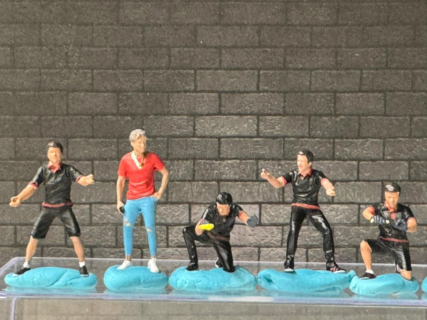 1:64 Miniature Human Figures - Painted SET - great for Dioramas / Hot Wheels - Pro Wrap Crew - Miniatures 1.10" American Diorama