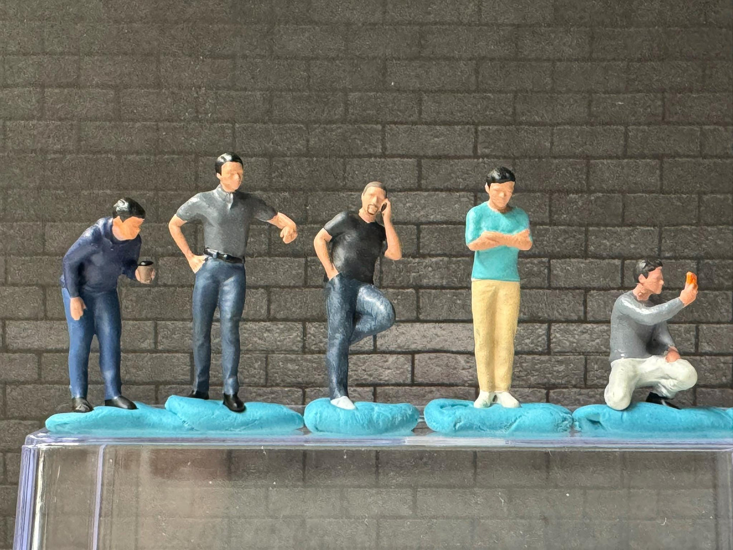 1:64 Miniature Human Figures - Painted SET - great for Dioramas / Hot Wheels - Car Enthusiasts Set - Miniatures 1.10" American Diorama