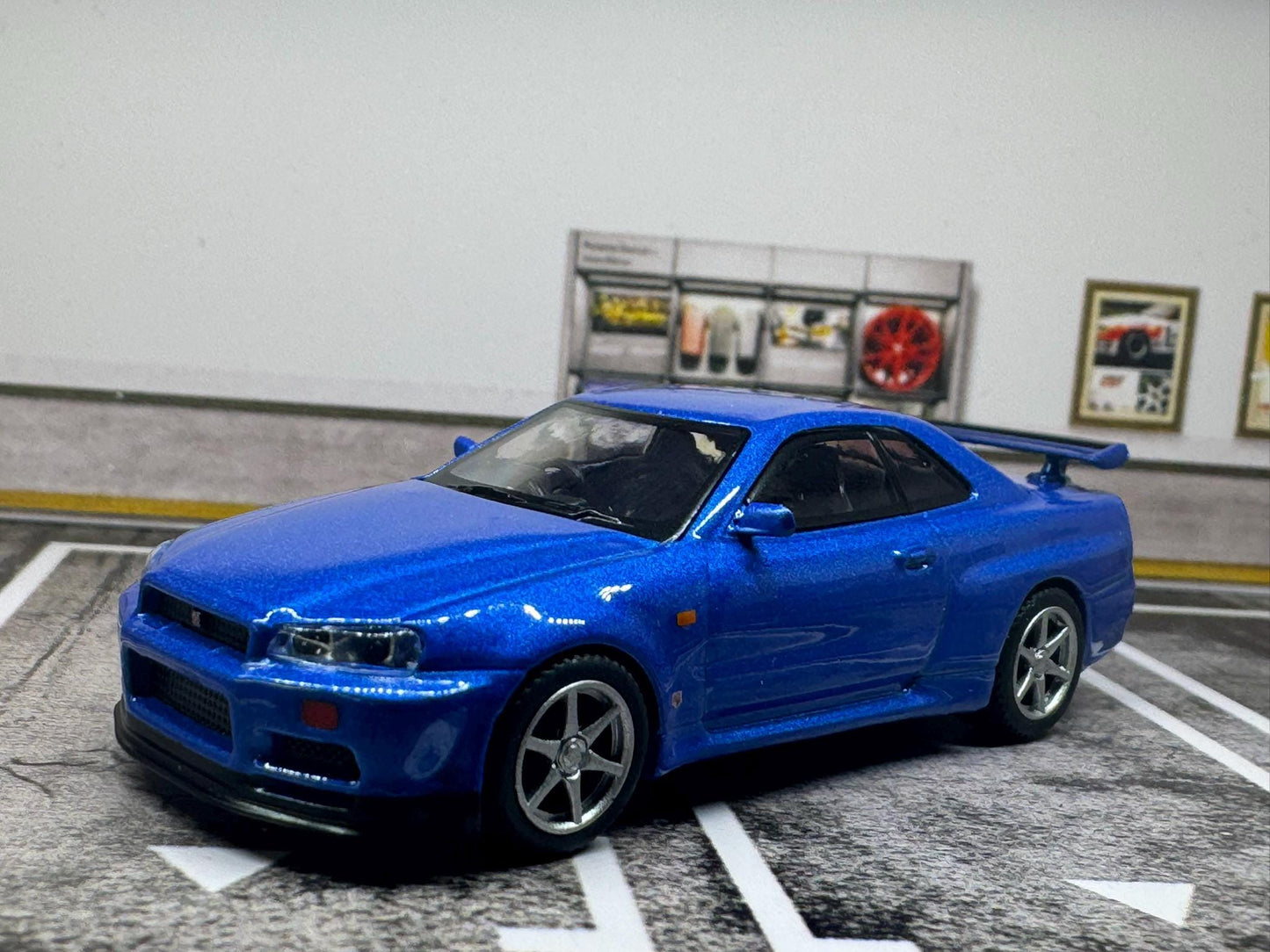 1-64 Scale / S-Scale Nissan Skyline GT-R V-Spec - Great For Dioramas & Diecast Photography (MiniGT)