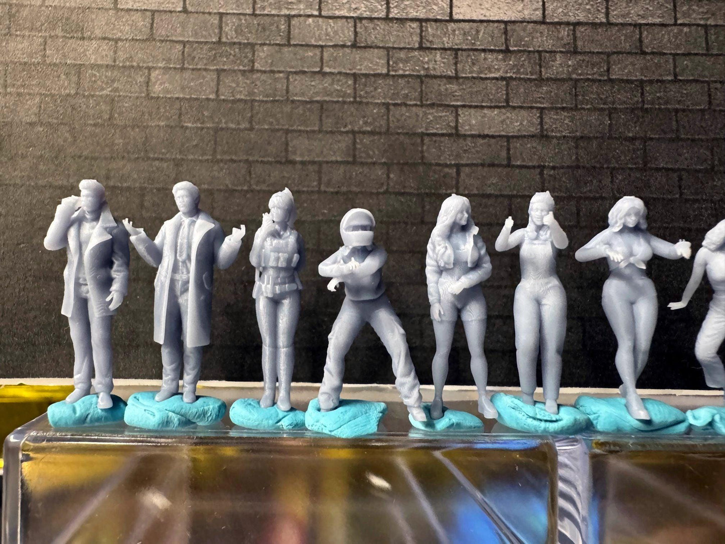 Double G 1:64 Miniature Human Figures - 3D Printed - Unpainted - great for Dioramas - Made in the USA LOT 634 Miniature 1.10