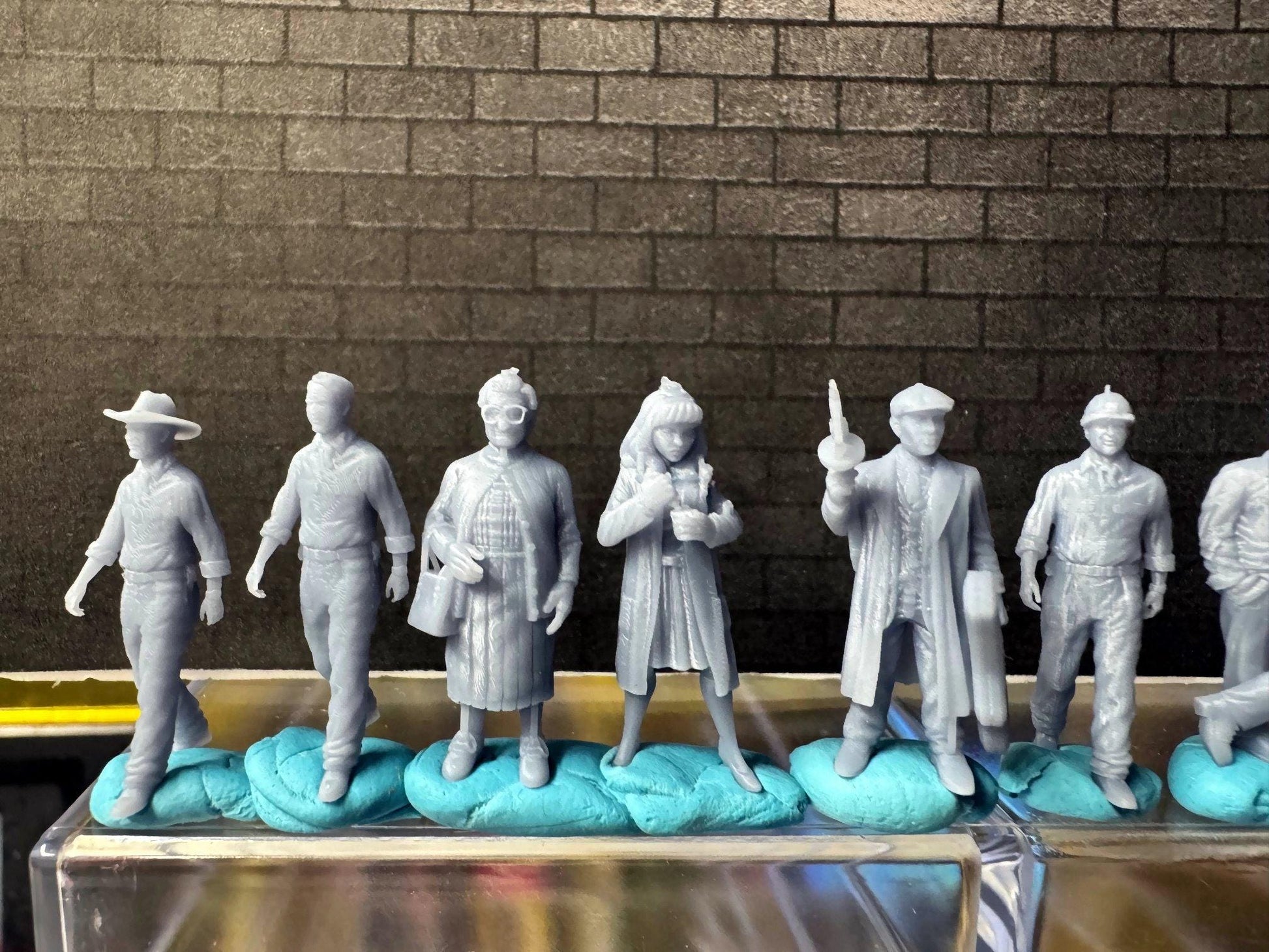 Double G 1:64 Miniature Human Figures - 3D Printed - Unpainted - great for Dioramas - Made in the USA LOT 635 Miniature 1.10