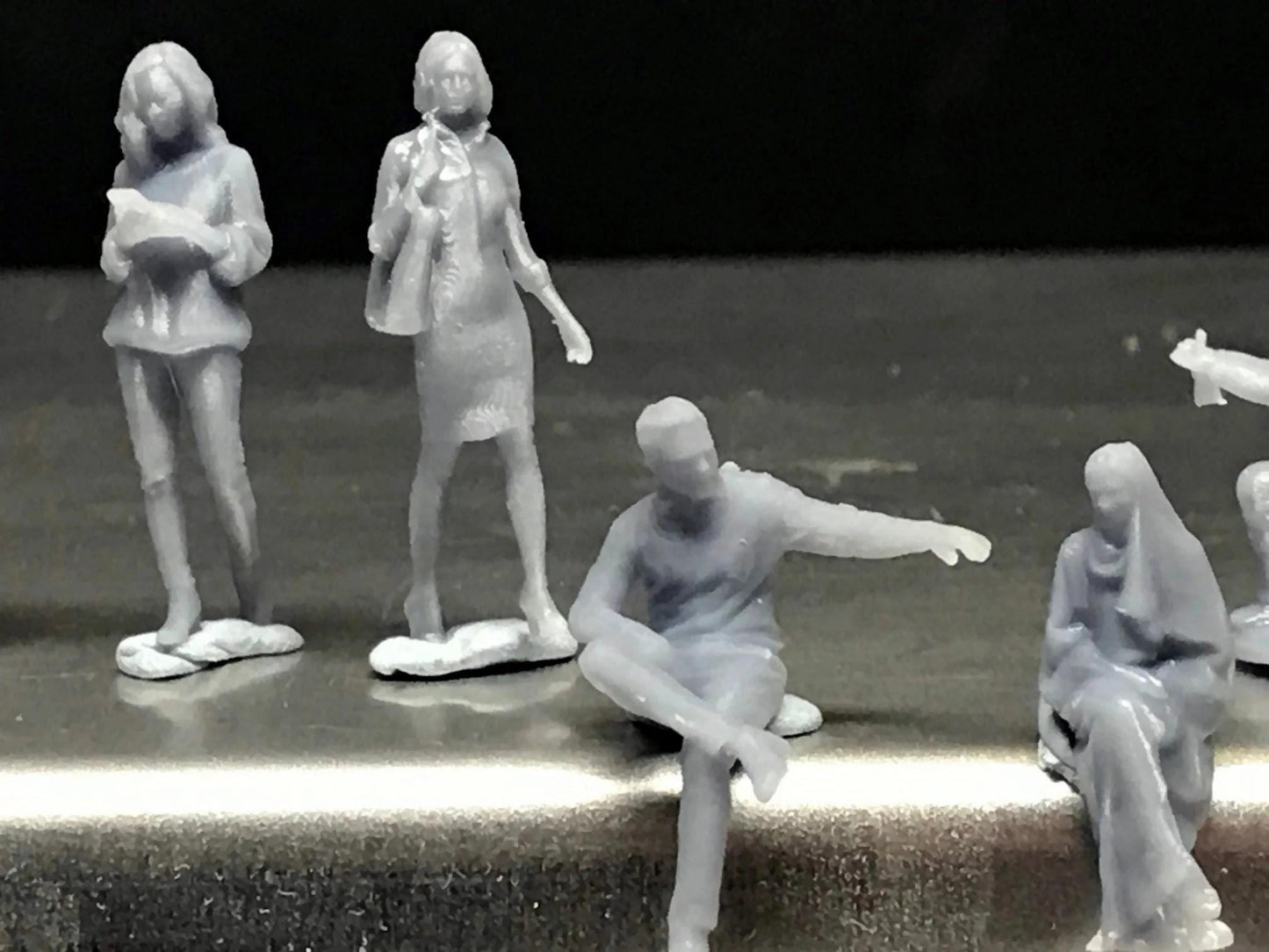 Double G 1:64 Miniature Human Figures - 3D Printed - Unpainted - great for Dioramas - Made in the USA LOT 44 - Miniature 1.10 Graffiti
