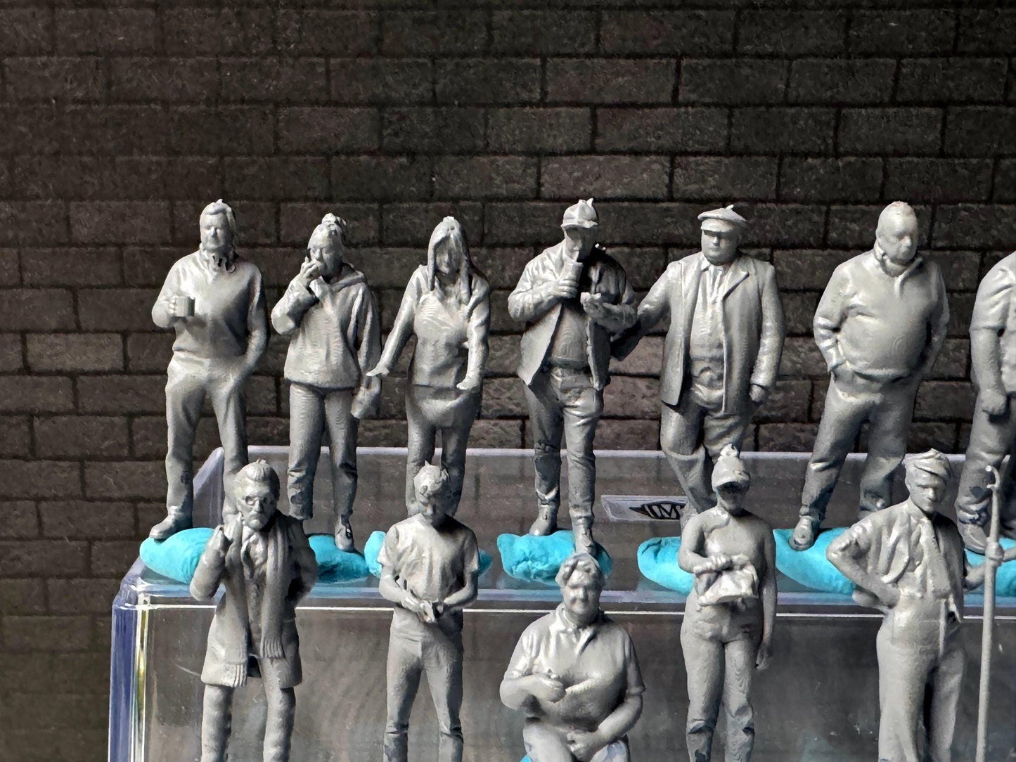 Double G 1:64 Miniature Human Figures - 3D Printed - Unpainted - great for Dioramas - Made in the USA LOT 644 Miniature 1.10