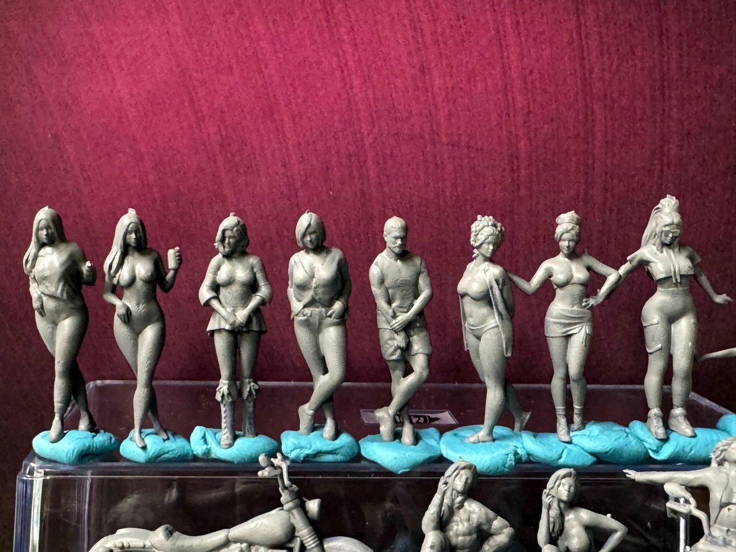Double G 1:64 Miniature Human Figures - 3D Printed - Unpainted - great for Dioramas - Made in the USA LOT 646 Miniature 1.10