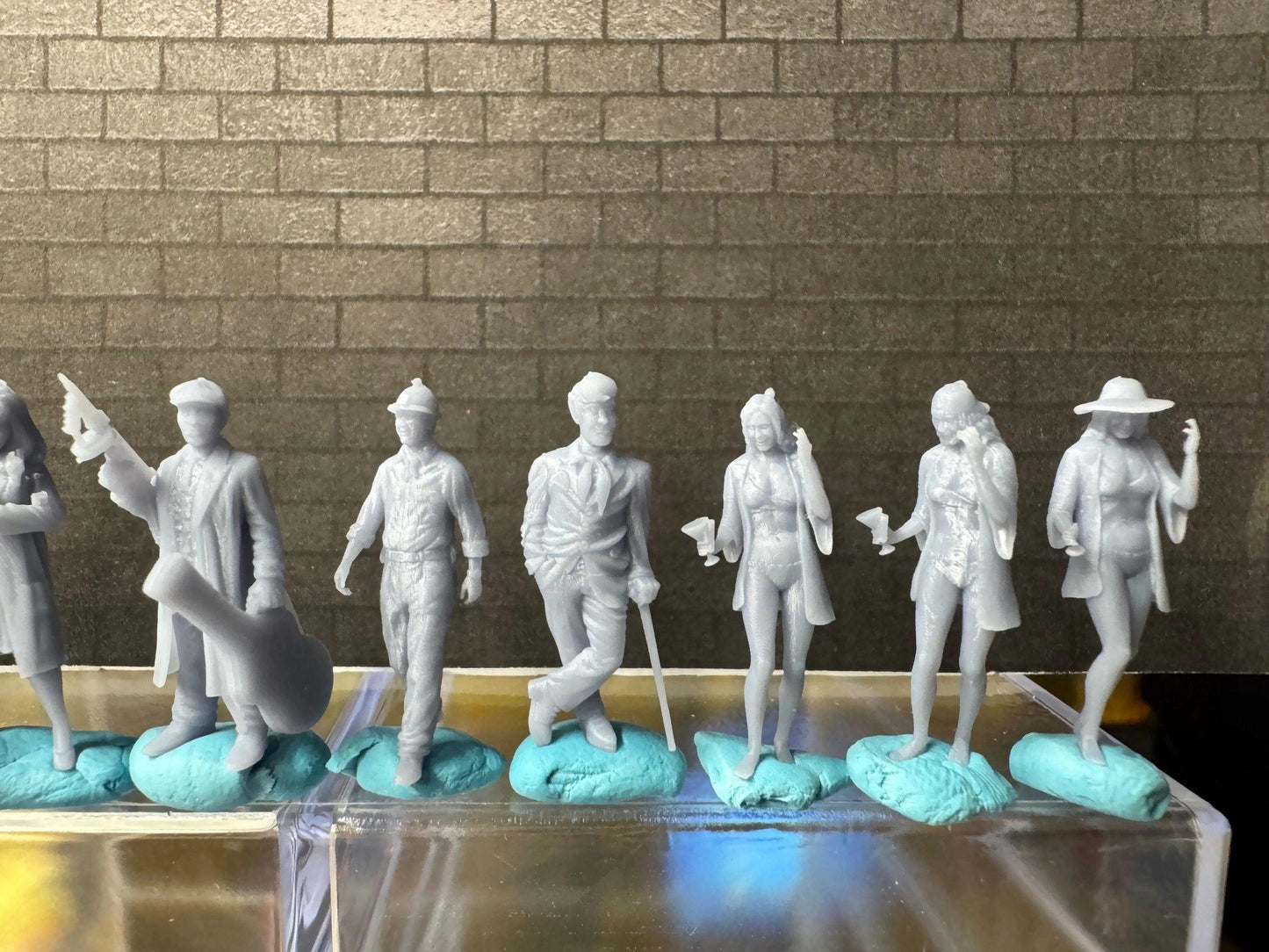 Double G 1:64 Miniature Human Figures - 3D Printed - Unpainted - great for Dioramas - Made in the USA LOT 635 Miniature 1.10