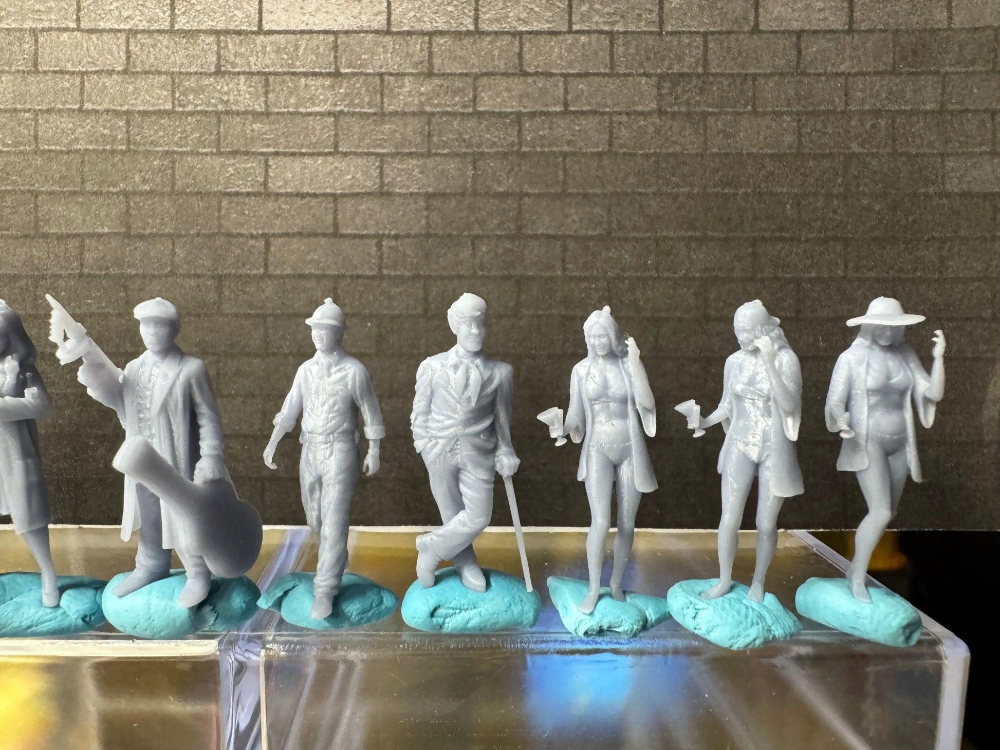 Double G 1:64 Miniature Human Figures - 3D Printed - Unpainted - great for Dioramas - Made in the USA LOT 635 Miniature 1.10