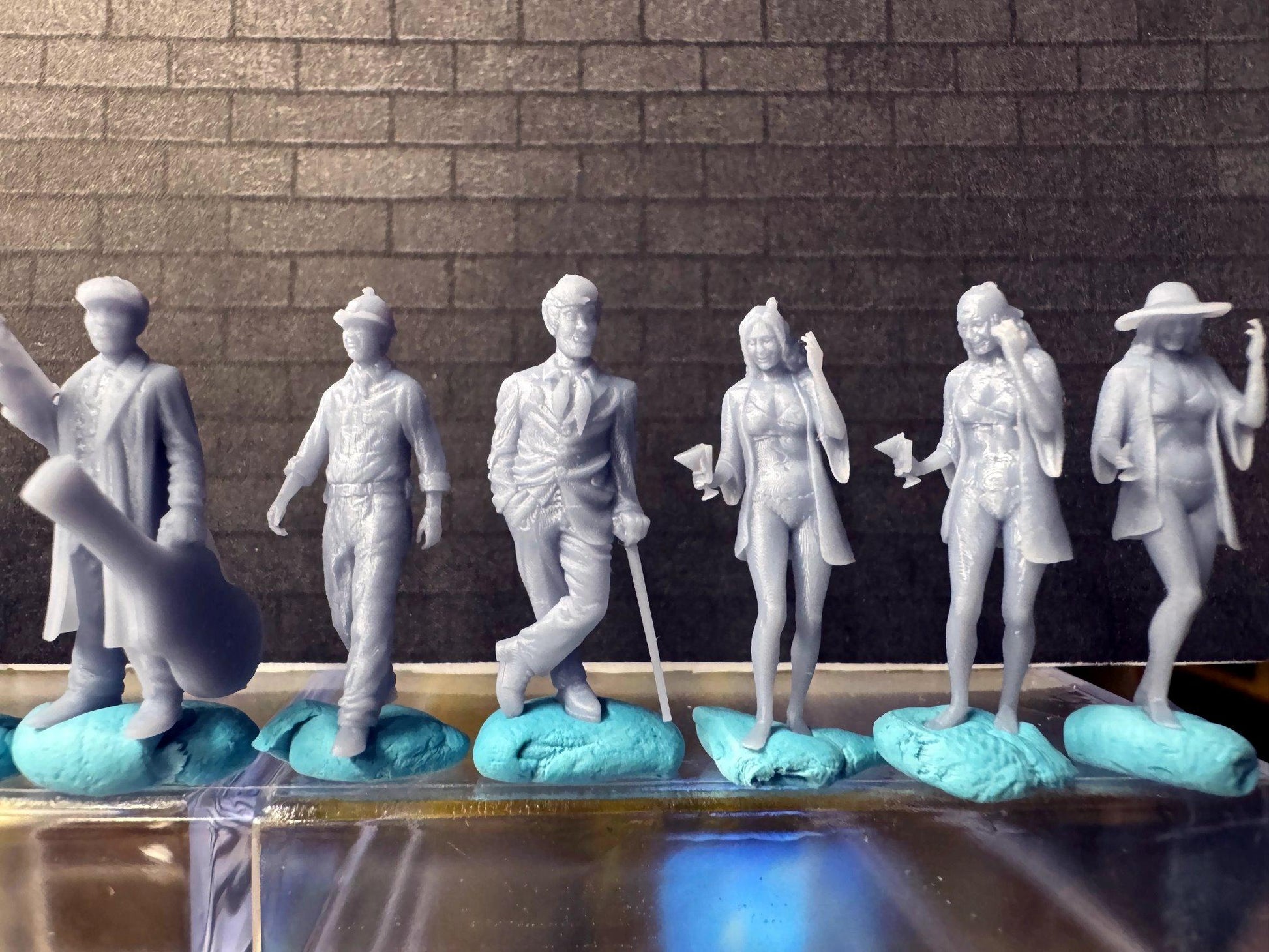 Double G 1:64 Miniature Human Figures - 3D Printed - Unpainted - great for Dioramas - Made in the USA LOT 635 Miniature 1.10