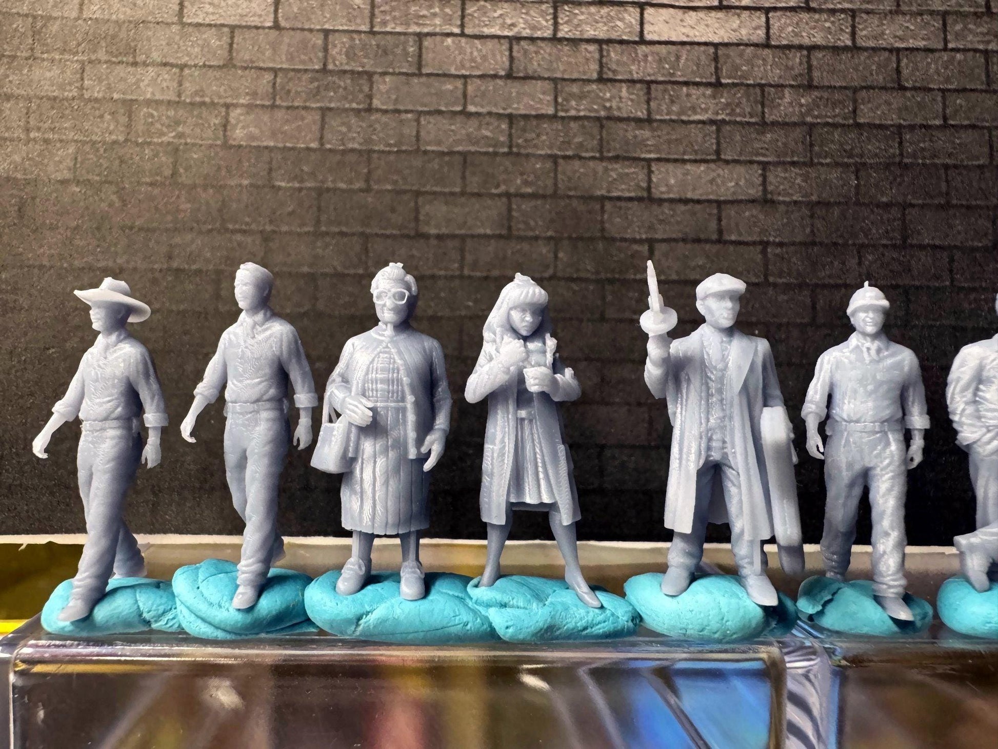 Double G 1:64 Miniature Human Figures - 3D Printed - Unpainted - great for Dioramas - Made in the USA LOT 635 Miniature 1.10