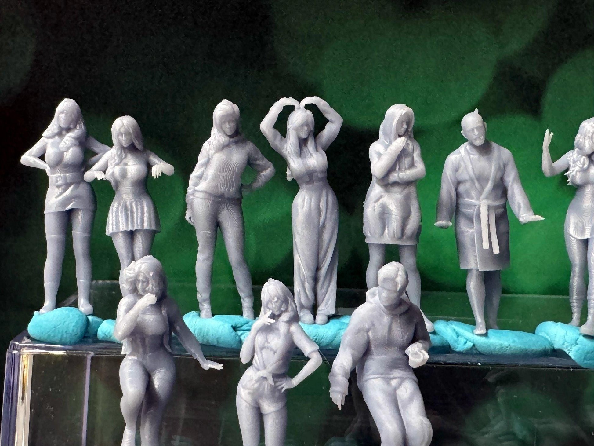 Double G 1:64 Miniature Human Figures - 3D Printed - Unpainted - great for Dioramas - Made in the USA LOT 648 Miniature 1.10