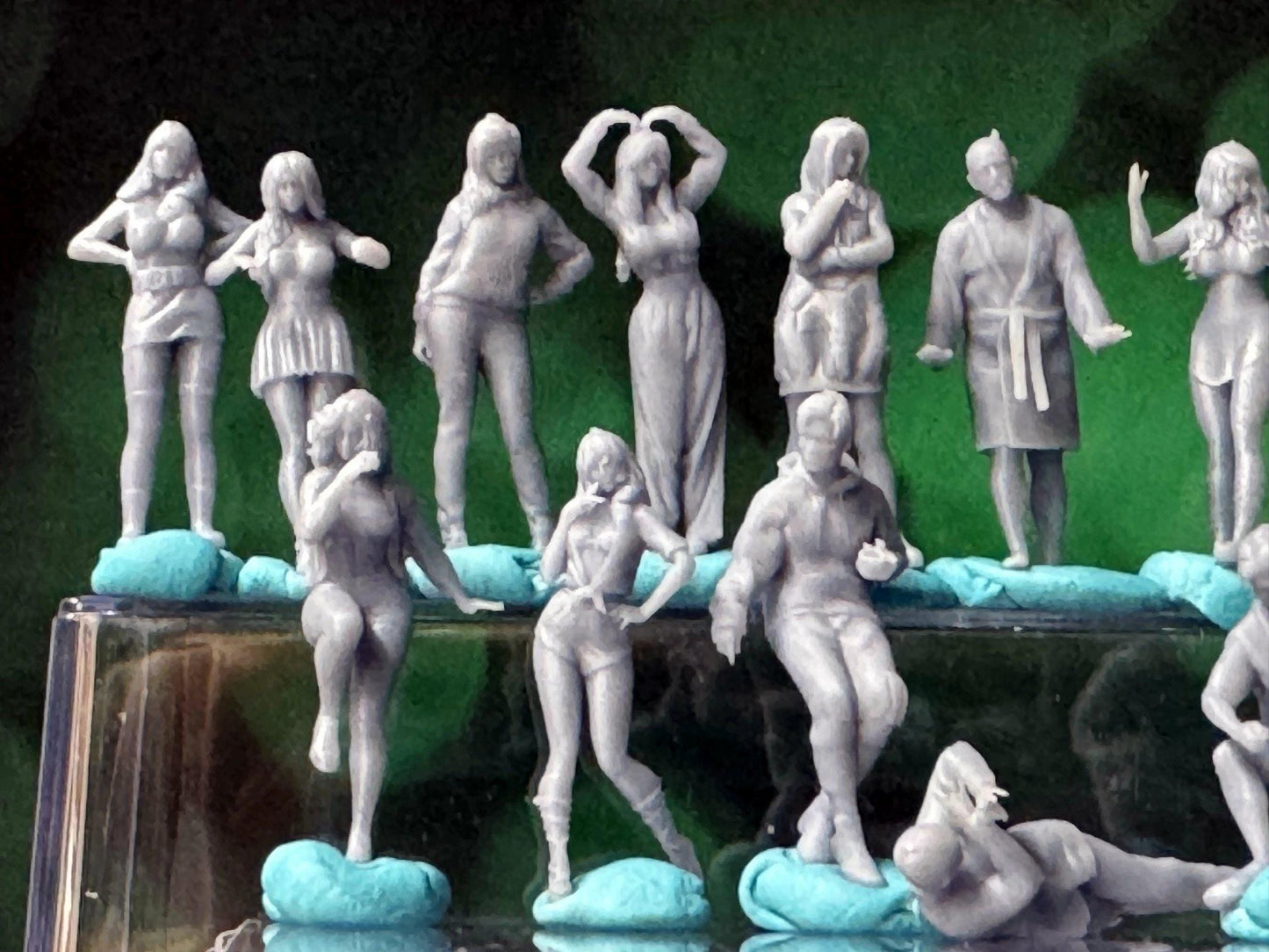 Double G 1:64 Miniature Human Figures - 3D Printed - Unpainted - great for Dioramas - Made in the USA LOT 648 Miniature 1.10