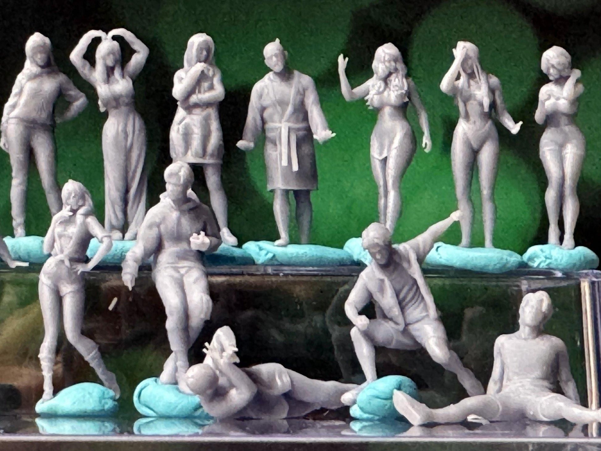Double G 1:64 Miniature Human Figures - 3D Printed - Unpainted - great for Dioramas - Made in the USA LOT 648 Miniature 1.10