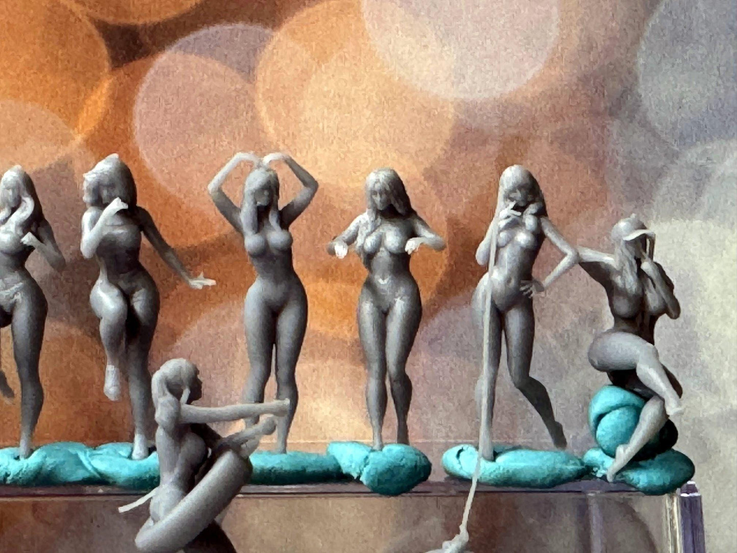 Double G 1:64 Miniature Human Figures - 3D Printed - Unpainted - great for Dioramas - Made in the USA LOT 649 Miniature 1.10