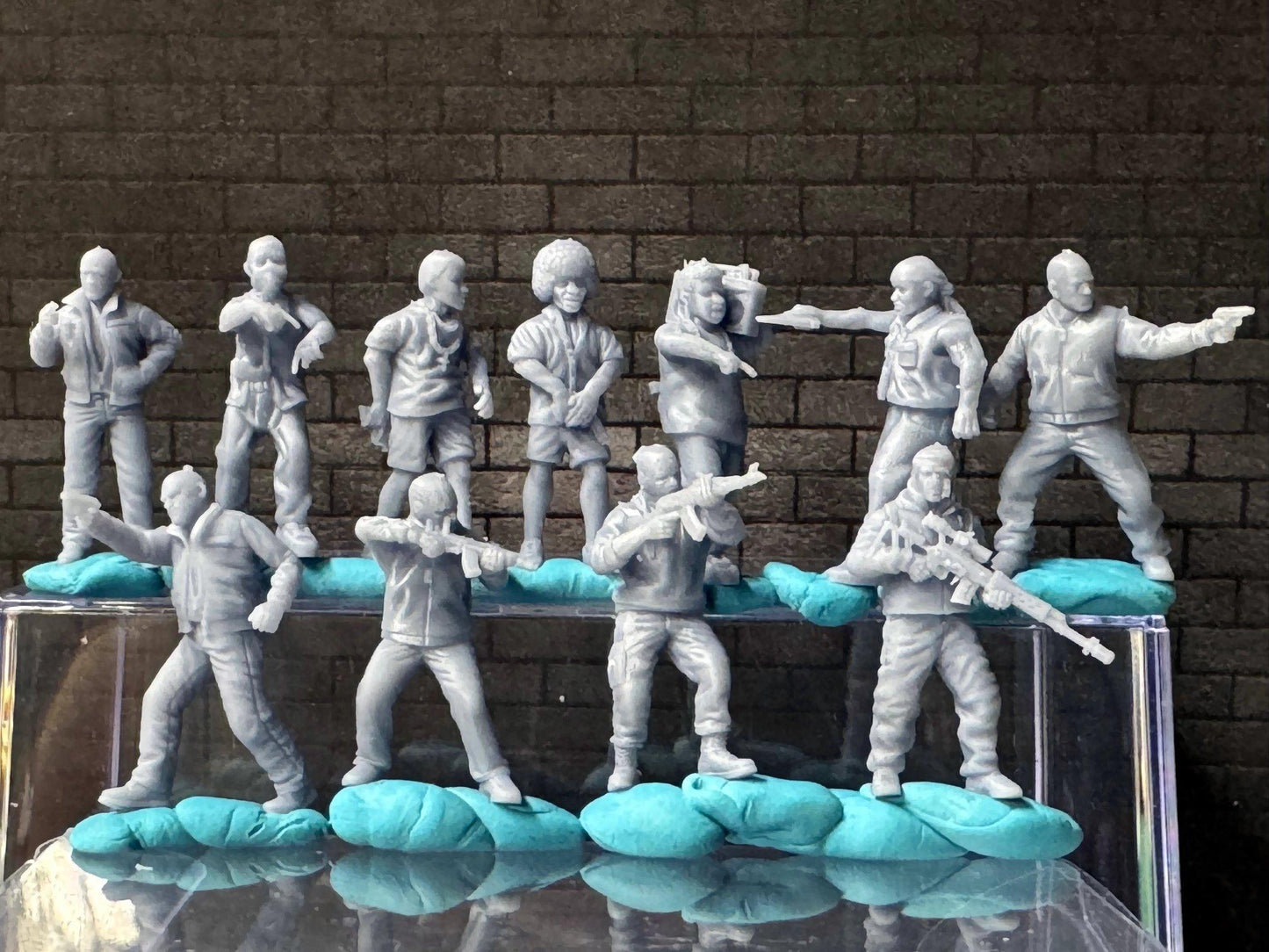 Double G 1:64 Miniature Human Figures - 3D Printed - Unpainted - great for Dioramas - Made in the USA LOT 651 Miniature 1.10