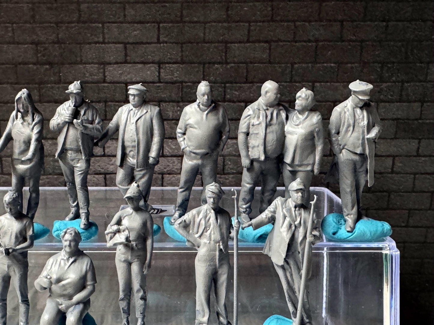 Double G 1:64 Miniature Human Figures - 3D Printed - Unpainted - great for Dioramas - Made in the USA LOT 644 Miniature 1.10