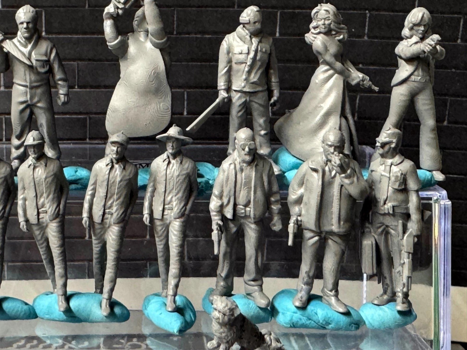 Double G 1:64 Miniature Human Figures - 3D Printed - Unpainted - great for Dioramas - Made in the USA LOT 645 Miniature 1.10