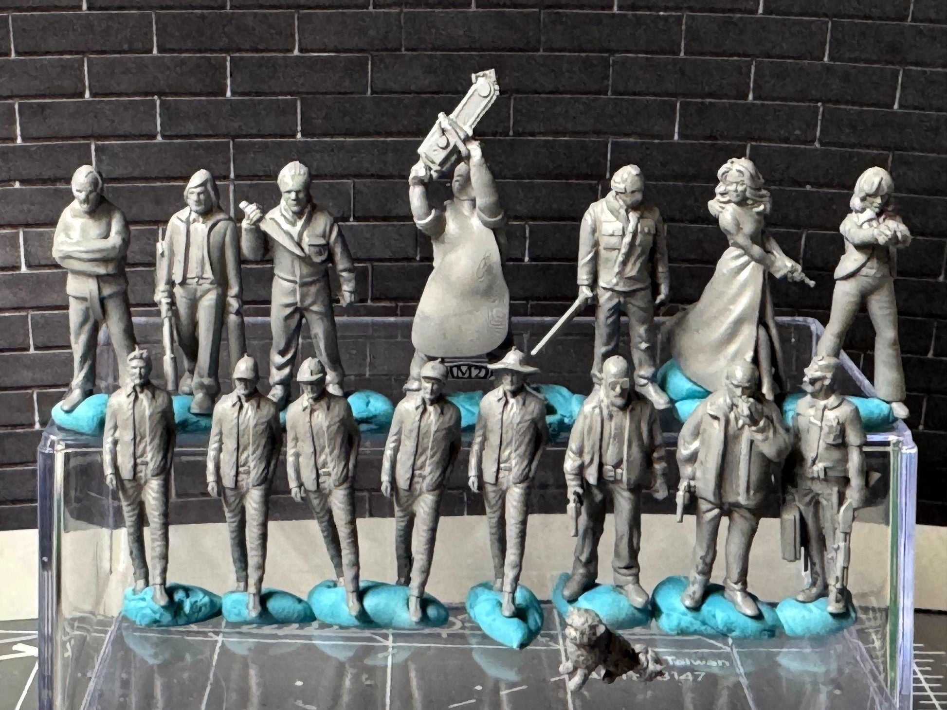 Double G 1:64 Miniature Human Figures - 3D Printed - Unpainted - great for Dioramas - Made in the USA LOT 645 Miniature 1.10