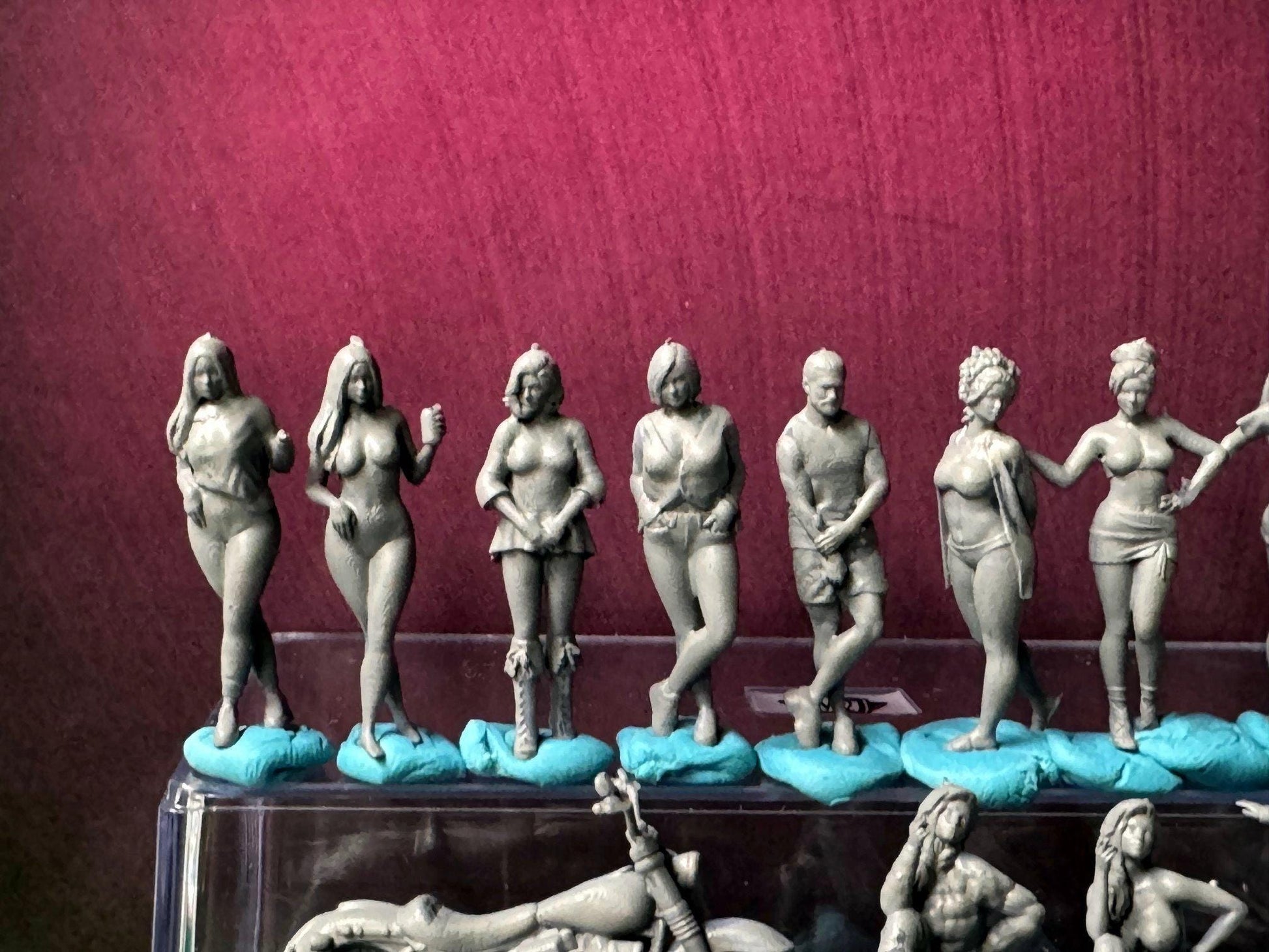 Double G 1:64 Miniature Human Figures - 3D Printed - Unpainted - great for Dioramas - Made in the USA LOT 646 Miniature 1.10