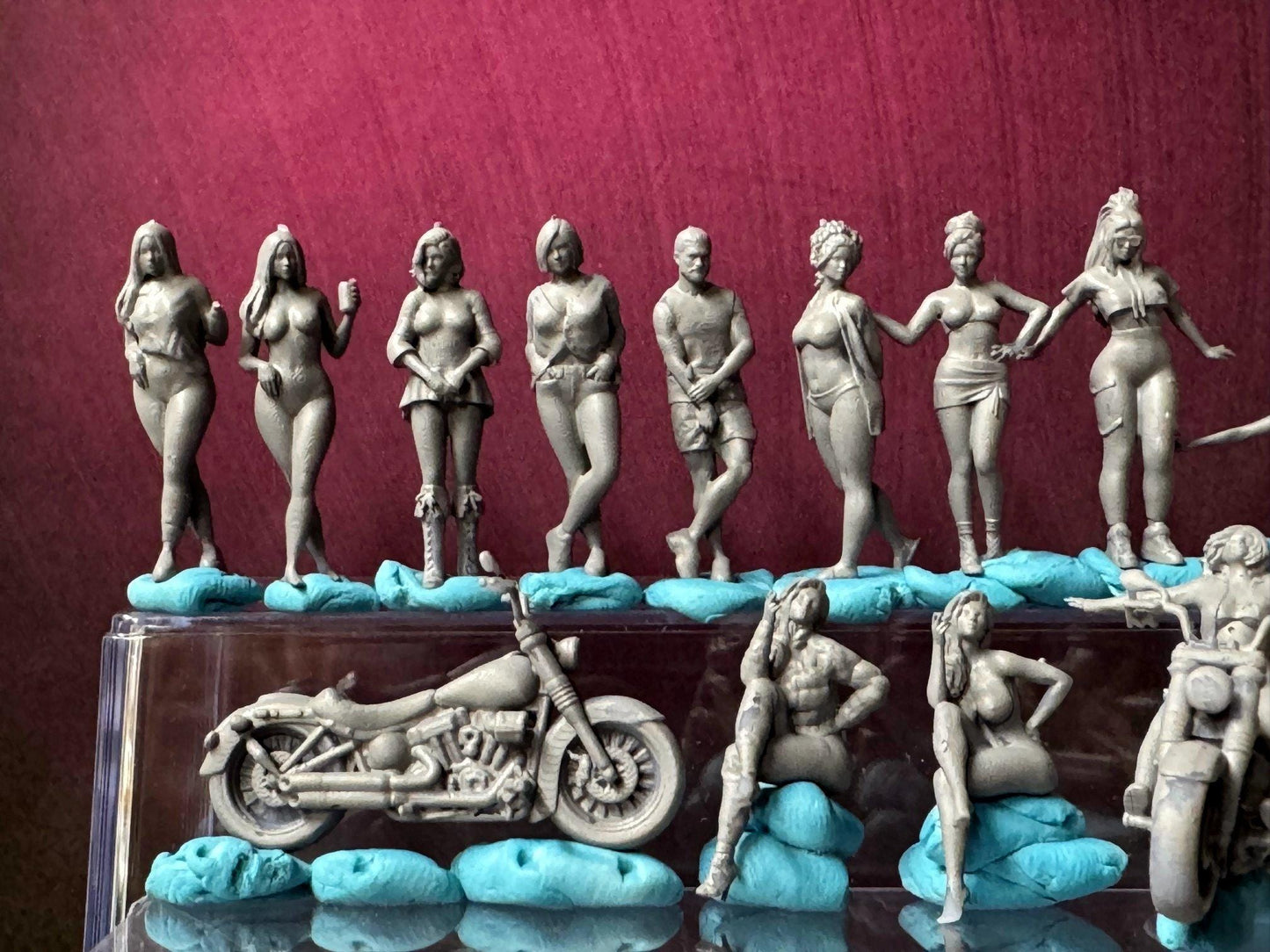Double G 1:64 Miniature Human Figures - 3D Printed - Unpainted - great for Dioramas - Made in the USA LOT 646 Miniature 1.10