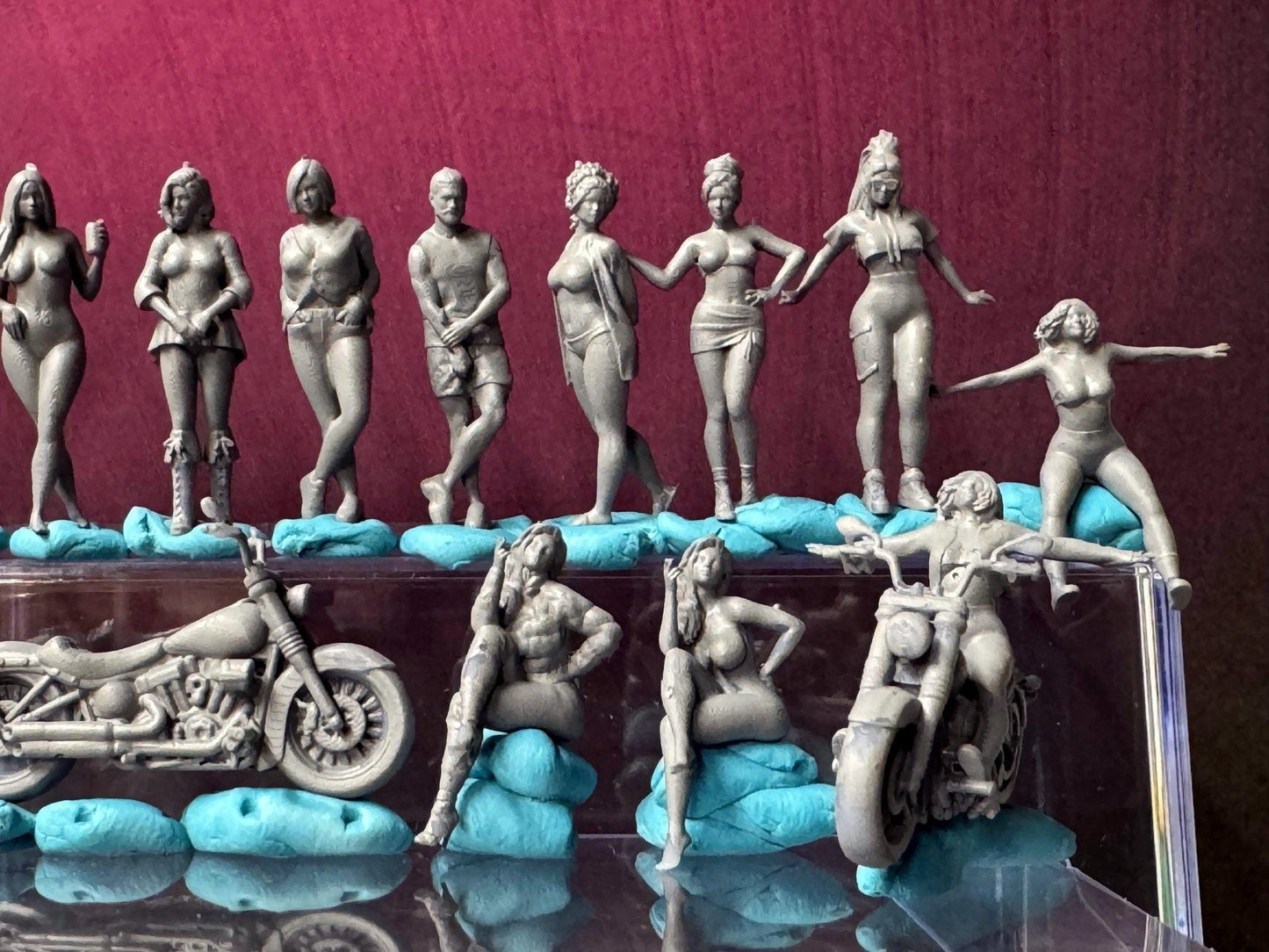 Double G 1:64 Miniature Human Figures - 3D Printed - Unpainted - great for Dioramas - Made in the USA LOT 646 Miniature 1.10
