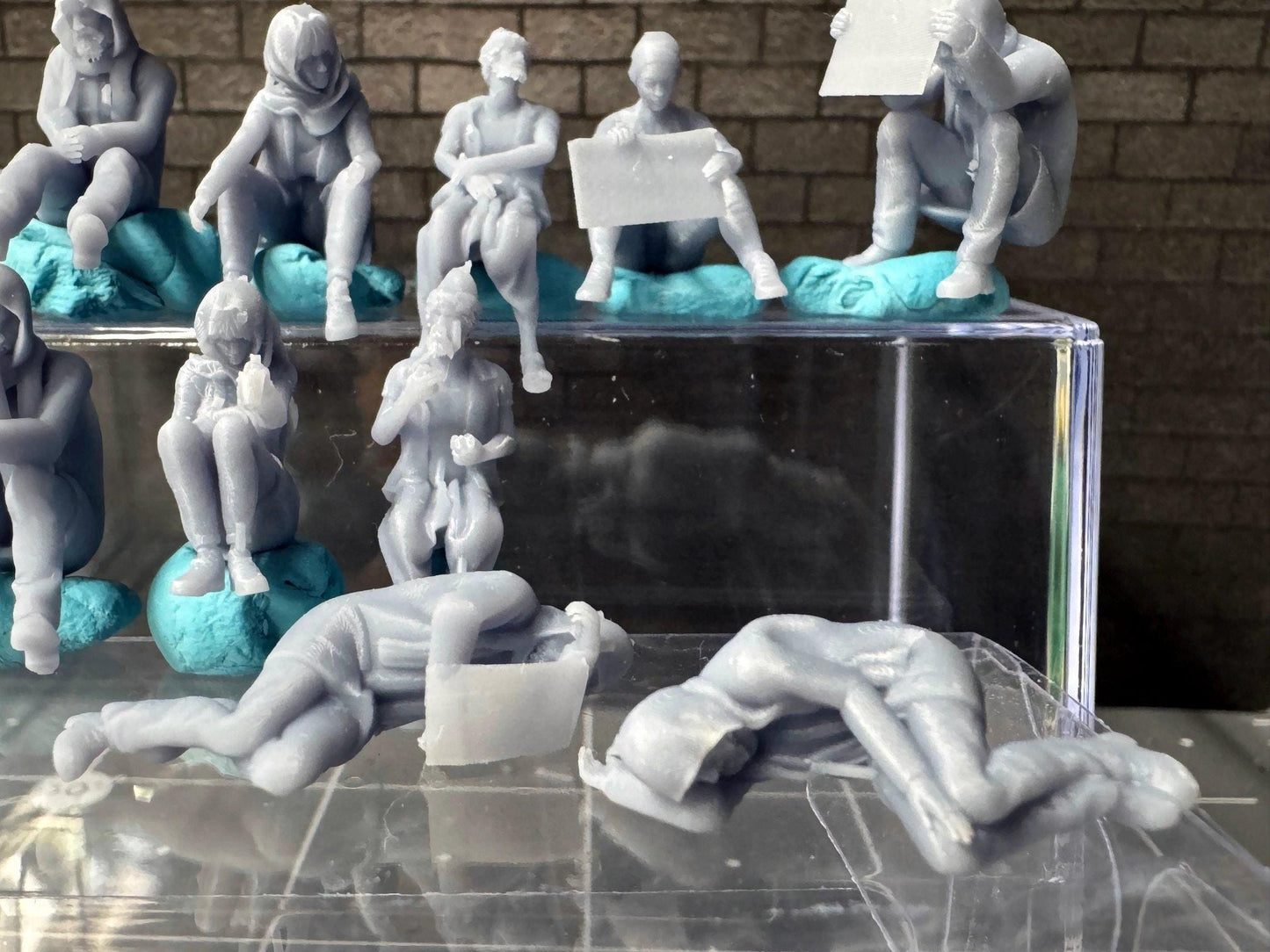 Double G 1:64 Miniature Human Figures - 3D Printed - Unpainted - great for Dioramas - Made in the USA LOT 653 Miniature 1.10 Homeless People