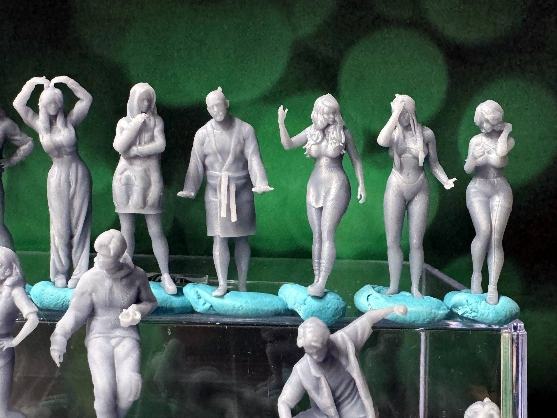 Double G 1:64 Miniature Human Figures - 3D Printed - Unpainted - great for Dioramas - Made in the USA LOT 648 Miniature 1.10