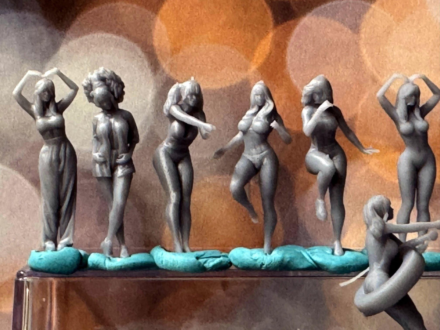 Double G 1:64 Miniature Human Figures - 3D Printed - Unpainted - great for Dioramas - Made in the USA LOT 649 Miniature 1.10