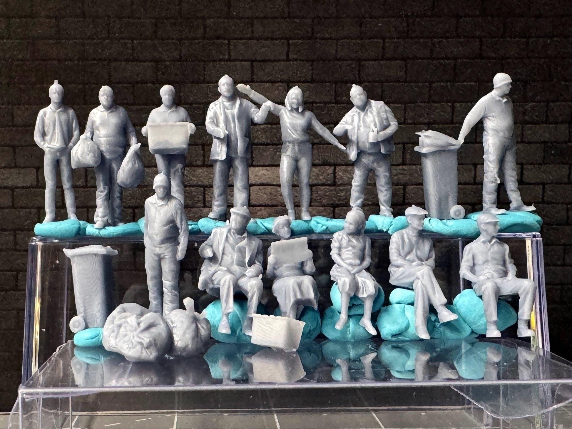 Double G 1:64 Miniature Human Figures - 3D Printed - Unpainted - great for Dioramas - Made in the USA LOT 650 Miniature 1.10