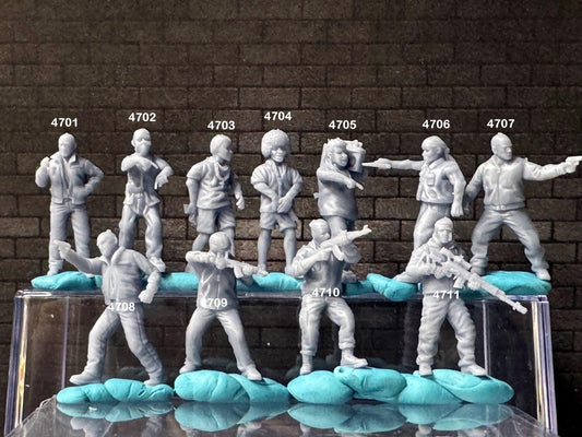 Double G 1:64 Miniature Human Figures - 3D Printed - Unpainted - great for Dioramas - Made in the USA LOT 651 Miniature 1.10