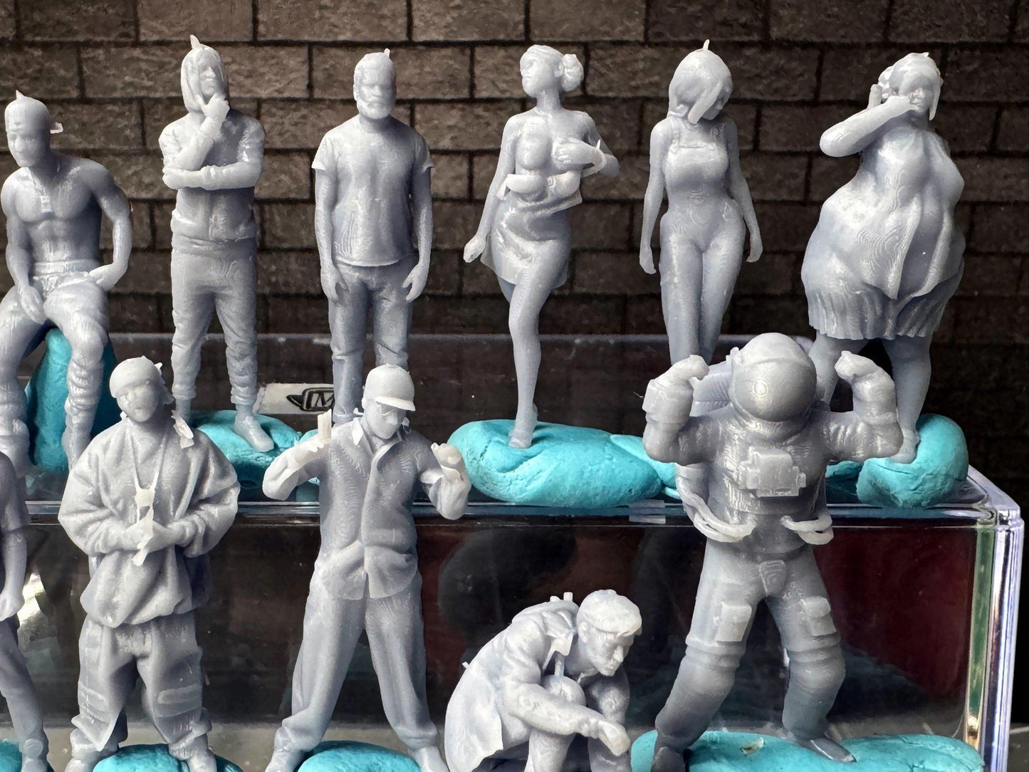 Double G 1:64 Miniature Human Figures - 3D Printed - Unpainted - great for Dioramas - Made in the USA LOT 675 Miniature 1.10