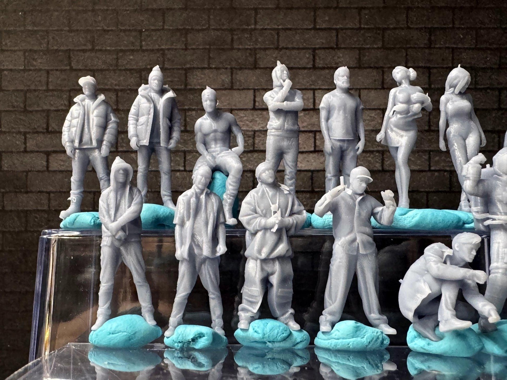 Double G 1:64 Miniature Human Figures - 3D Printed - Unpainted - great for Dioramas - Made in the USA LOT 675 Miniature 1.10