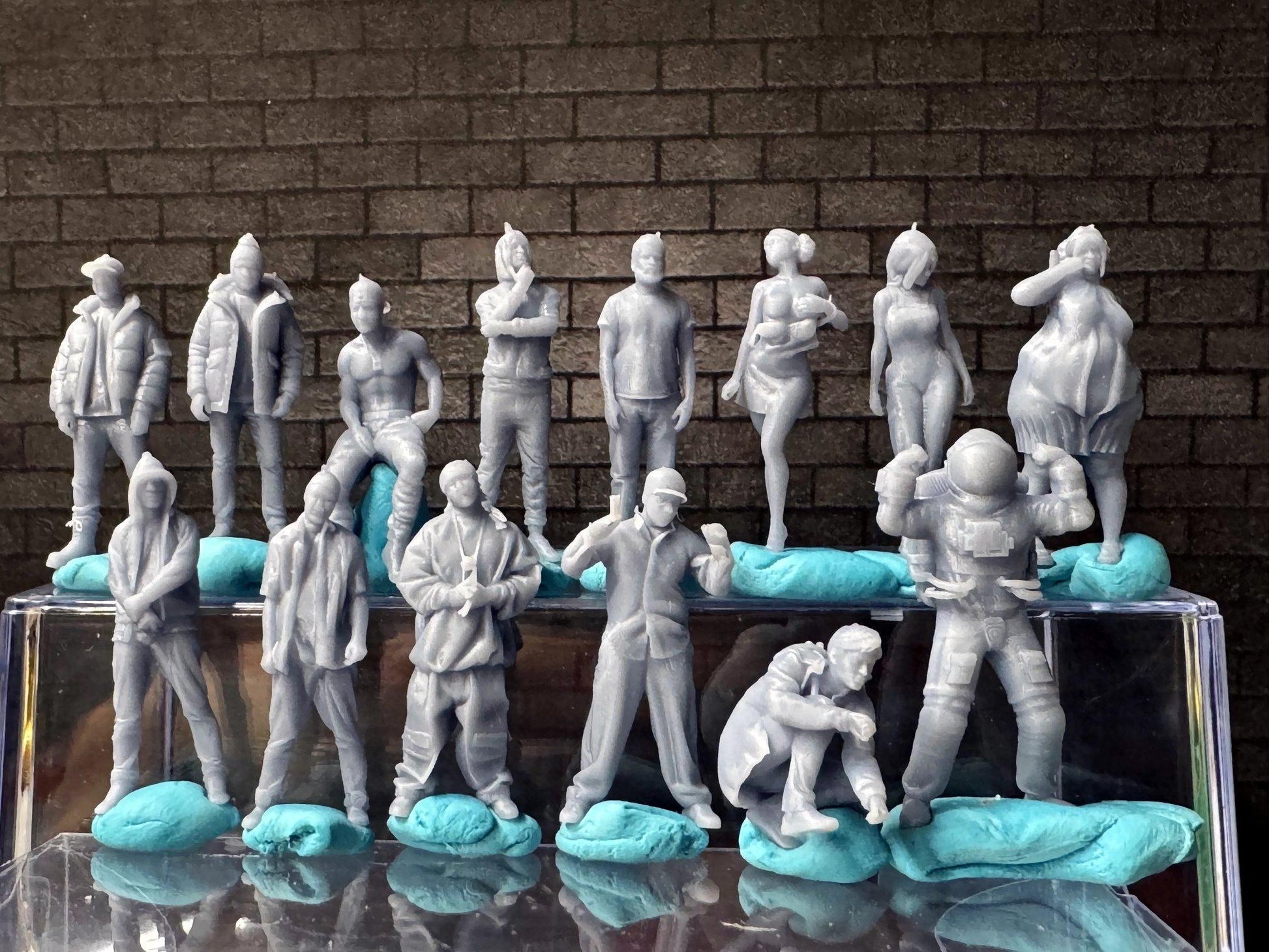 Double G 1:64 Miniature Human Figures - 3D Printed - Unpainted - great for Dioramas - Made in the USA LOT 675 Miniature 1.10
