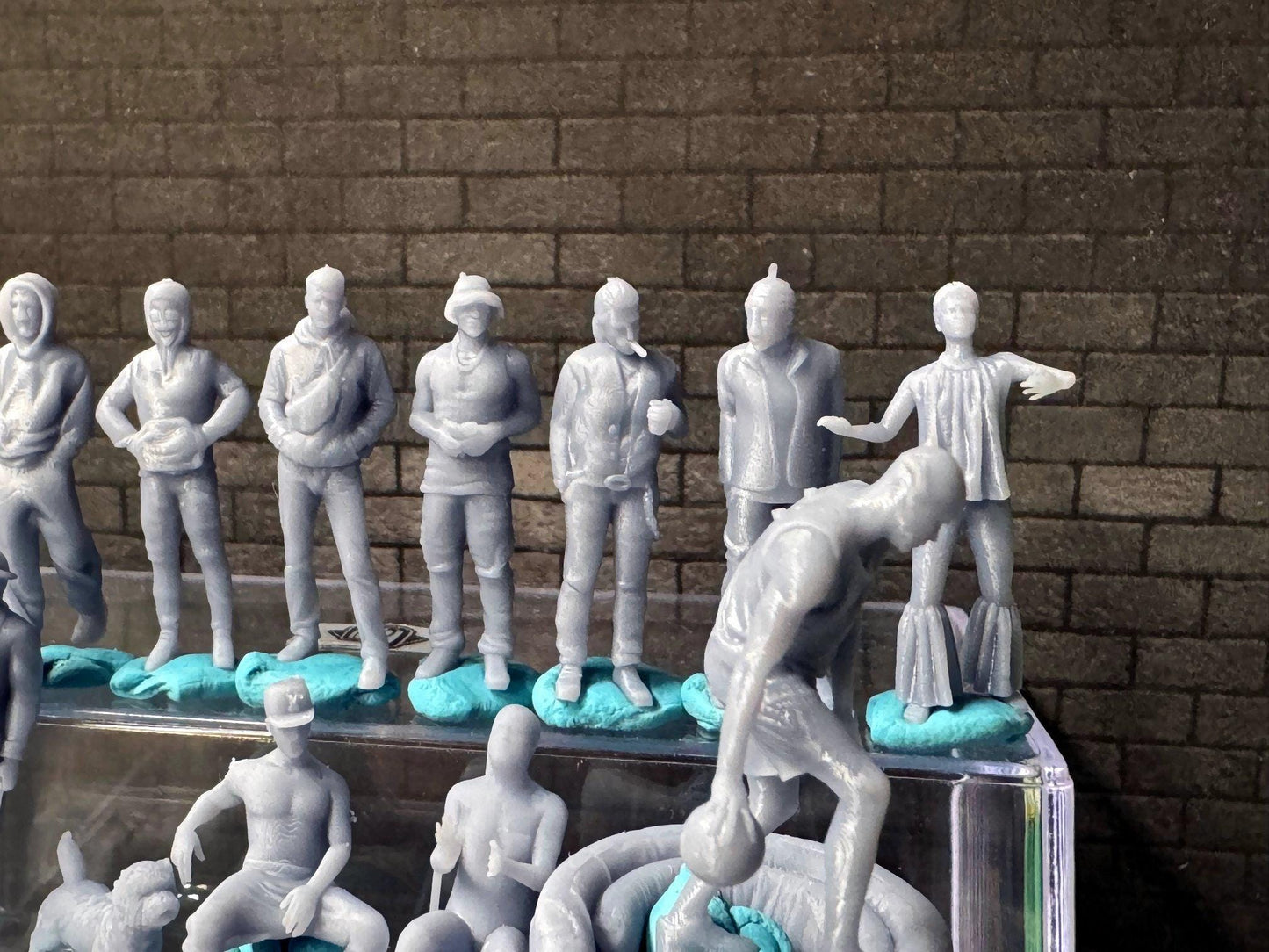 Double G 1:64 Miniature Human Figures - 3D Printed - Unpainted - great for Dioramas - Made in the USA LOT 676 Miniature 1.10