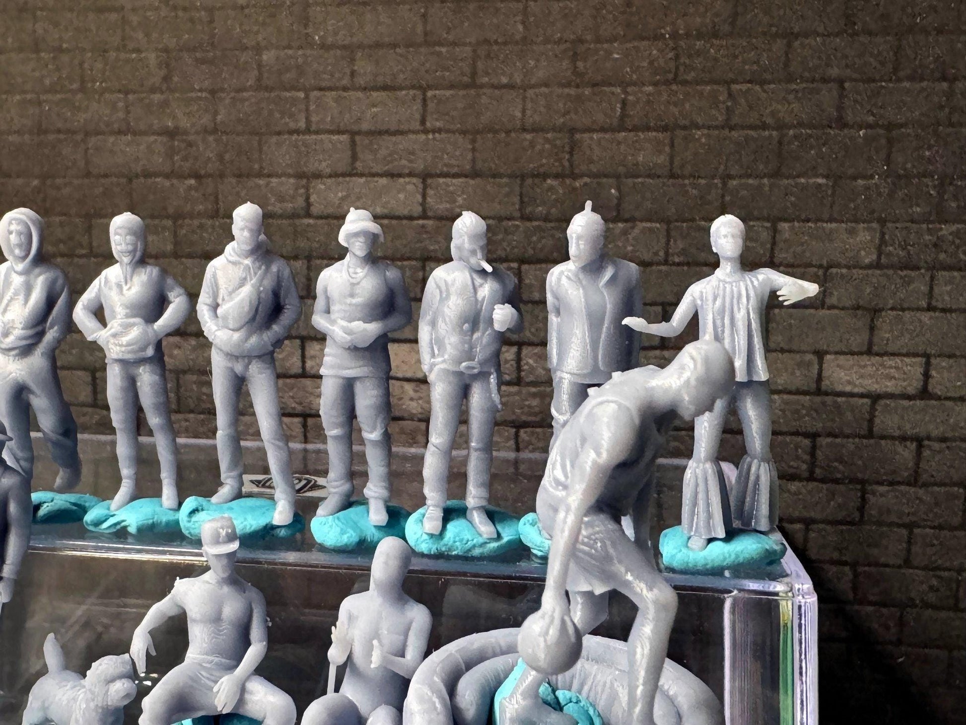 Double G 1:64 Miniature Human Figures - 3D Printed - Unpainted - great for Dioramas - Made in the USA LOT 676 Miniature 1.10