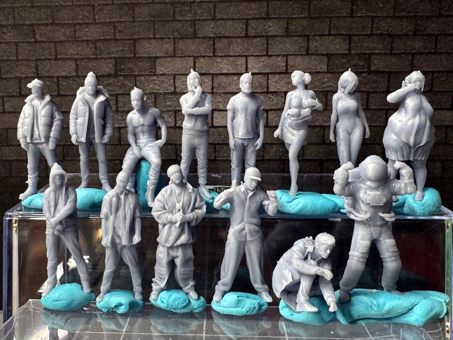 Double G 1:64 Miniature Human Figures - 3D Printed - Unpainted - great for Dioramas - Made in the USA LOT 675 Miniature 1.10