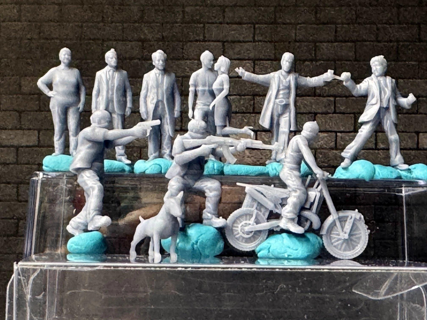 Double G 1:64 Miniature Human Figures - 3D Printed - Unpainted - great for Dioramas - Made in the USA LOT 658 Miniature 1.10