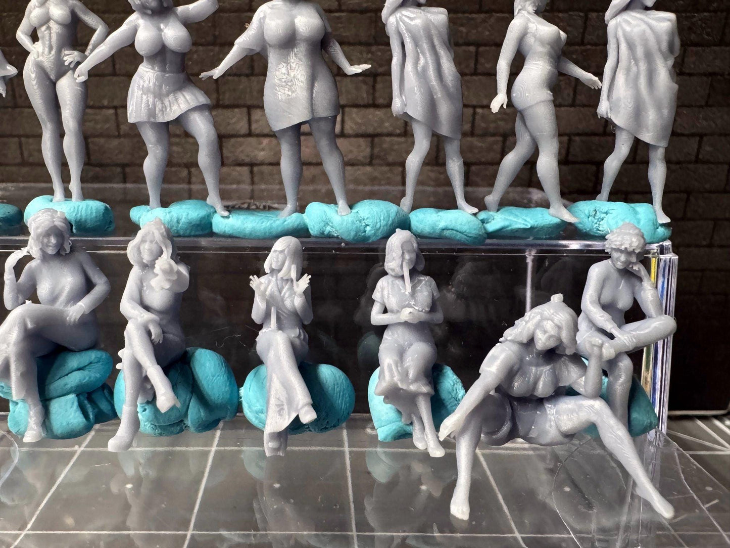 Double G 1:64 Miniature Human Figures - 3D Printed - Unpainted - great for Dioramas - Made in the USA LOT 660 Miniature 1.10