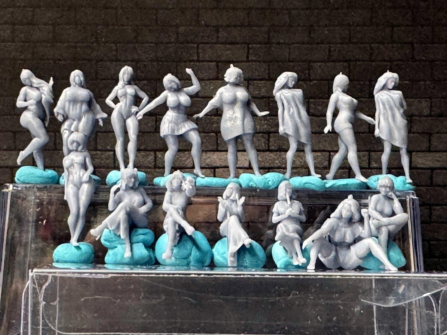 Double G 1:64 Miniature Human Figures - 3D Printed - Unpainted - great for Dioramas - Made in the USA LOT 660 Miniature 1.10