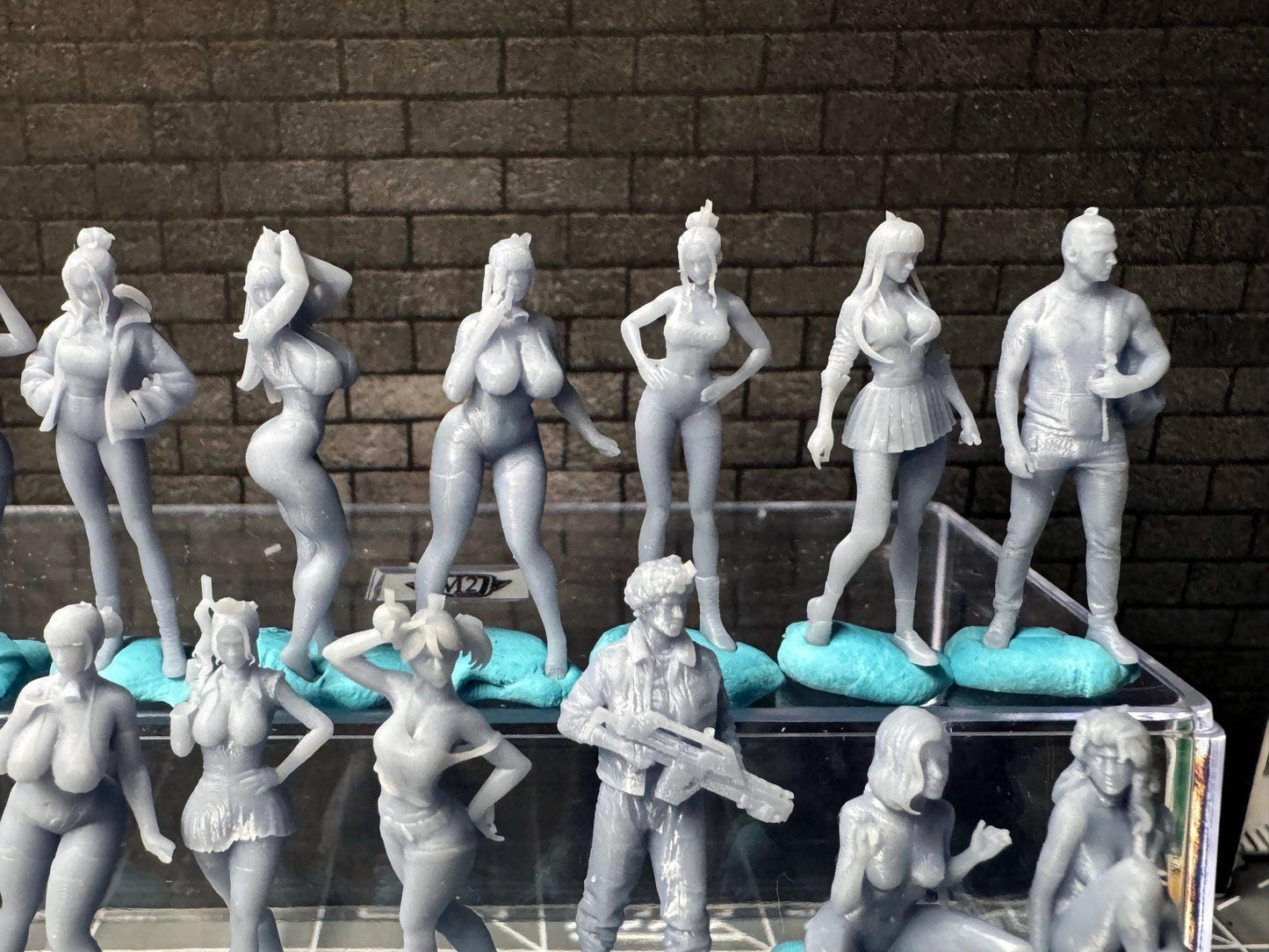 Double G 1:64 Miniature Human Figures - 3D Printed - Unpainted - great for Dioramas - Made in the USA LOT 662 Miniature 1.10