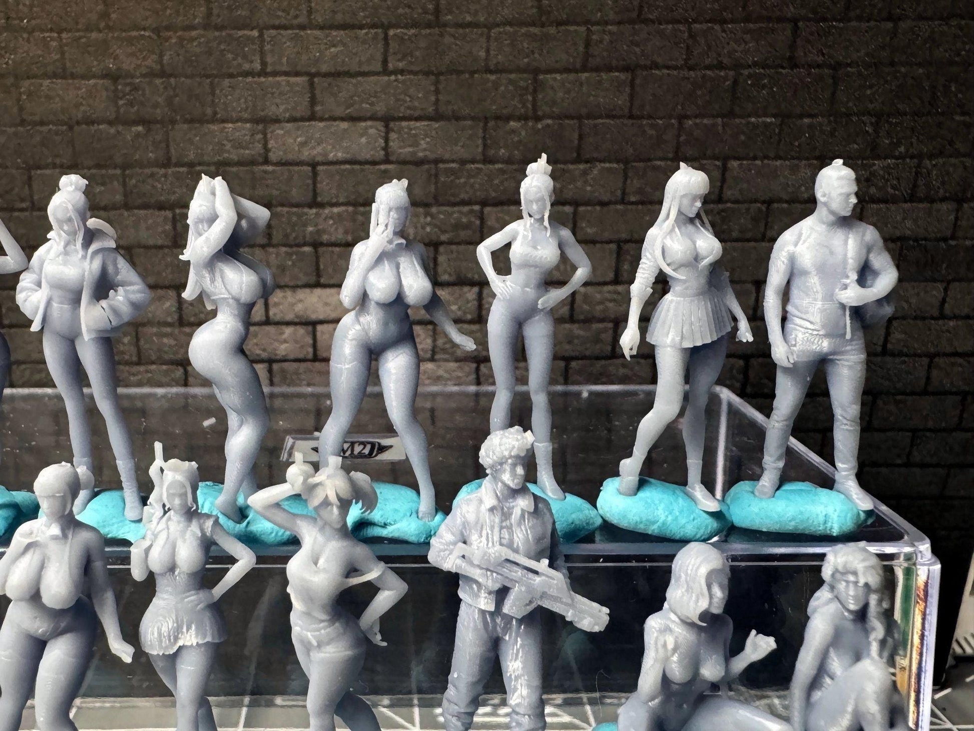 Double G 1:64 Miniature Human Figures - 3D Printed - Unpainted - great for Dioramas - Made in the USA LOT 662 Miniature 1.10