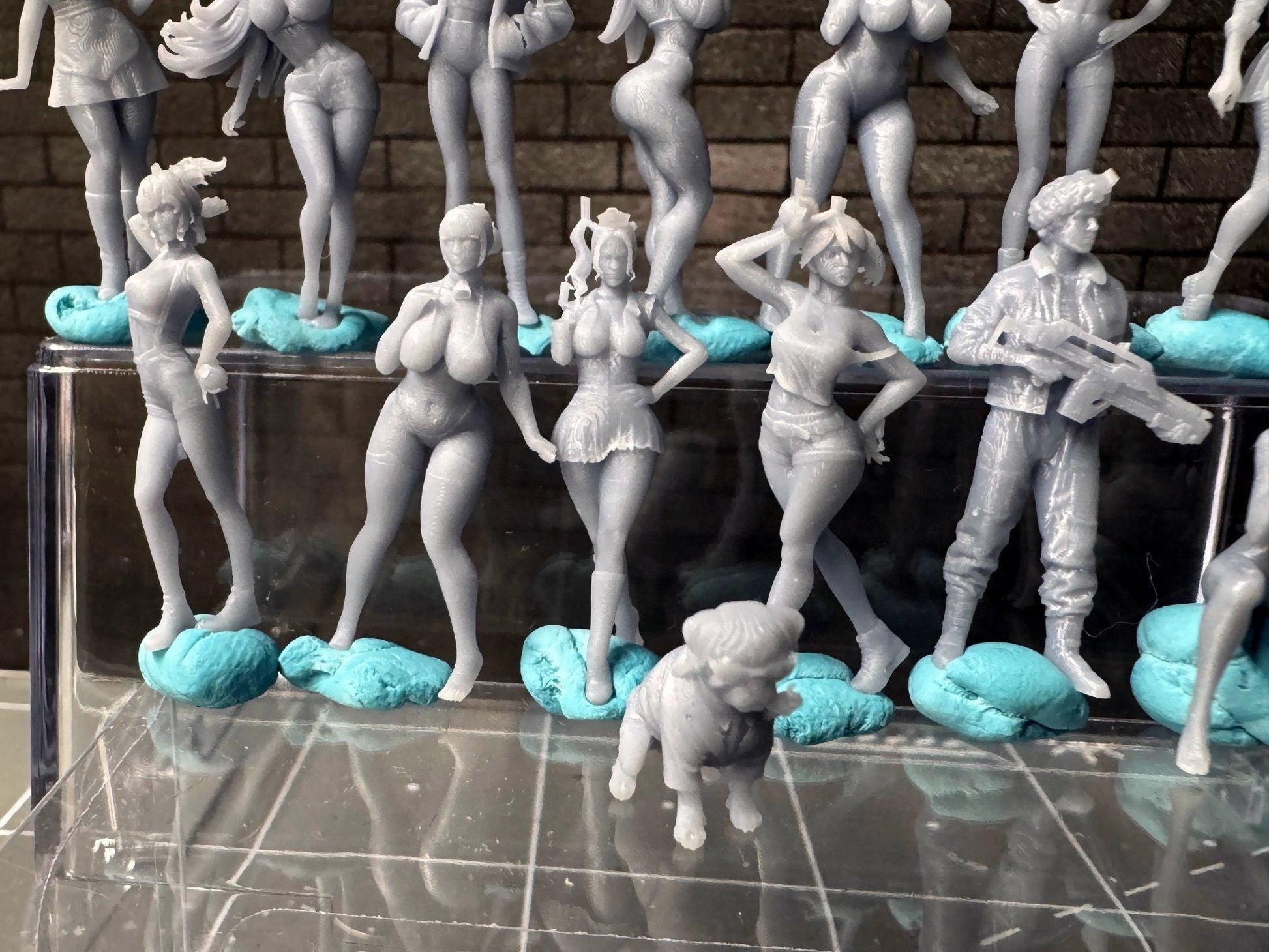 Double G 1:64 Miniature Human Figures - 3D Printed - Unpainted - great for Dioramas - Made in the USA LOT 662 Miniature 1.10