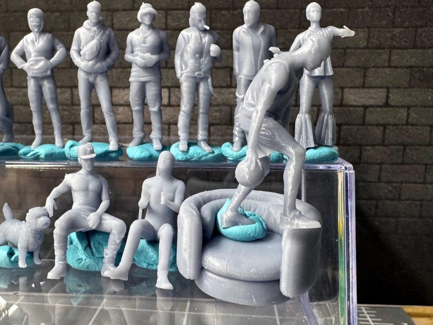 Double G 1:64 Miniature Human Figures - 3D Printed - Unpainted - great for Dioramas - Made in the USA LOT 676 Miniature 1.10