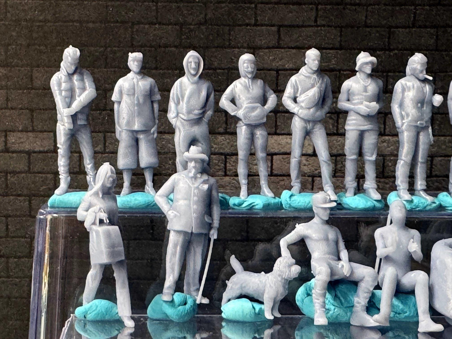 Double G 1:64 Miniature Human Figures - 3D Printed - Unpainted - great for Dioramas - Made in the USA LOT 676 Miniature 1.10