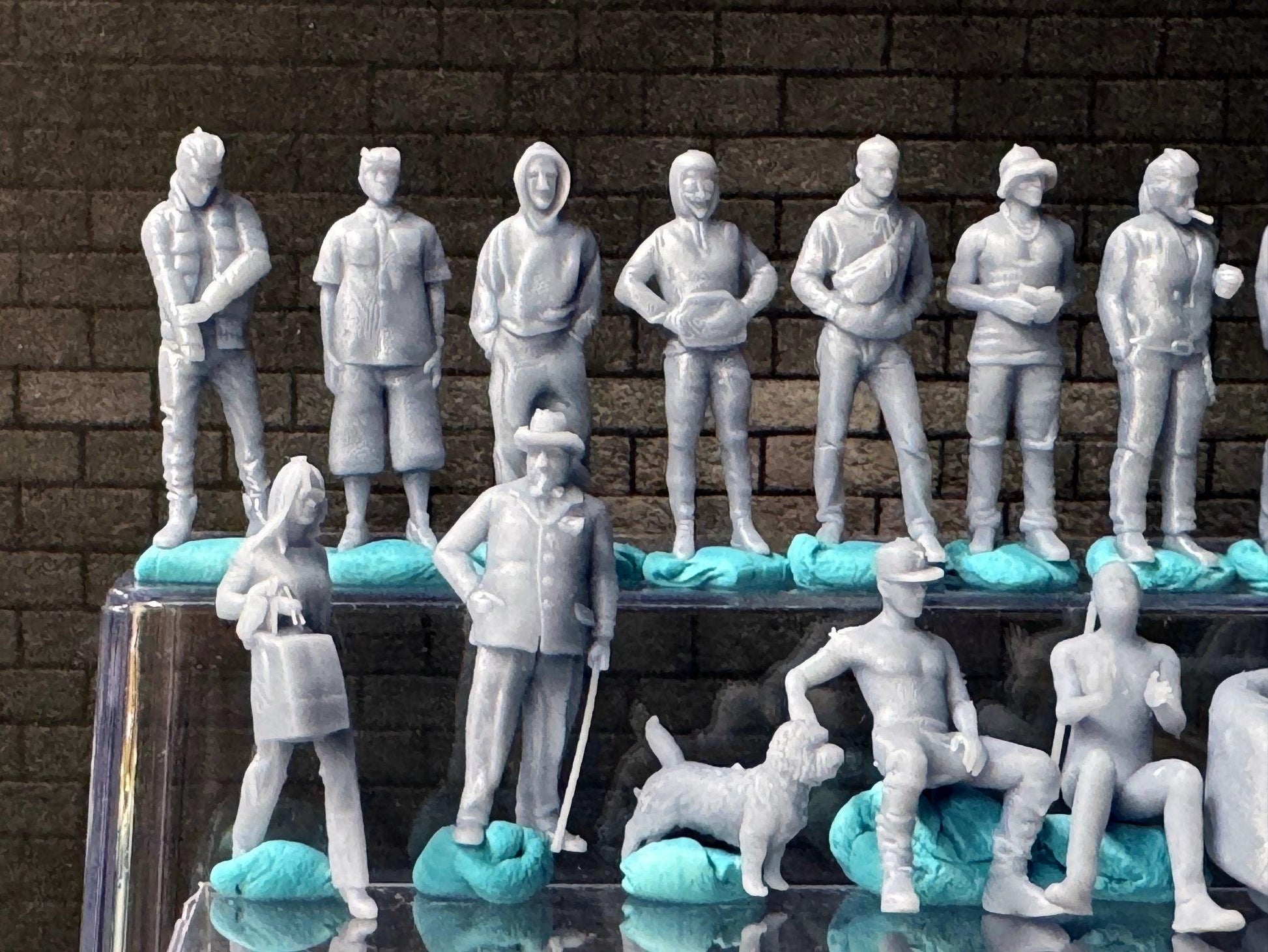 Double G 1:64 Miniature Human Figures - 3D Printed - Unpainted - great for Dioramas - Made in the USA LOT 676 Miniature 1.10