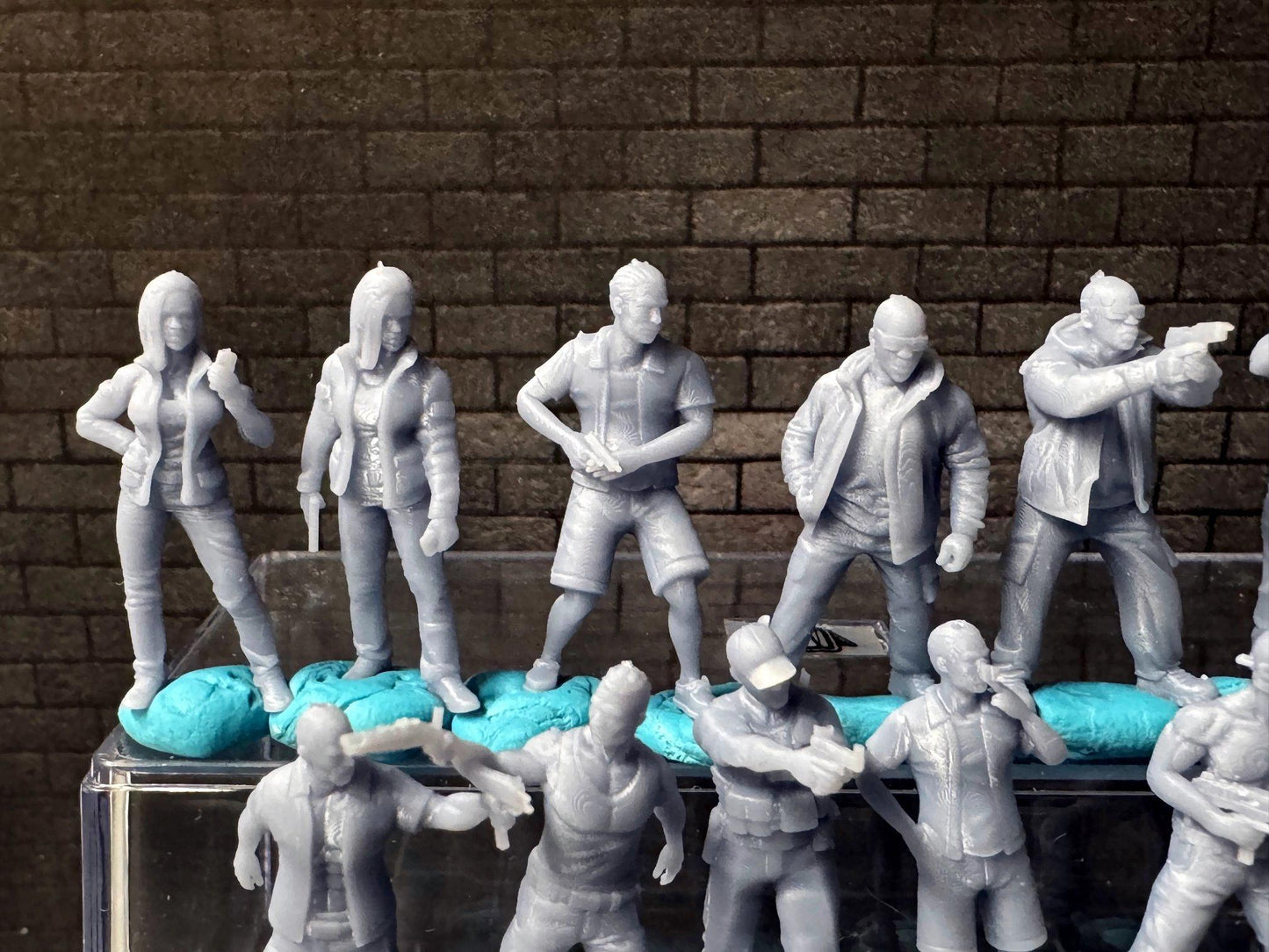 Double G 1:64 Miniature Human Figures - 3D Printed - Unpainted - great for Dioramas - Made in the USA LOT 655 Miniature 1.10
